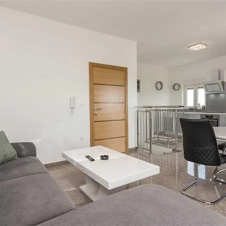 Panorama With Rooftop Pool Villa