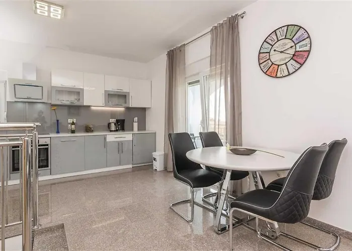 Villa Panorama With Rooftop Pool