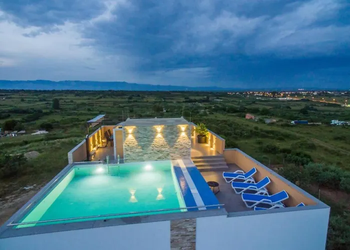 Panorama With Rooftop Pool וילה *